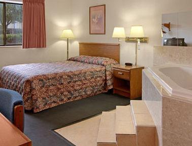 Brookville Inn Room photo